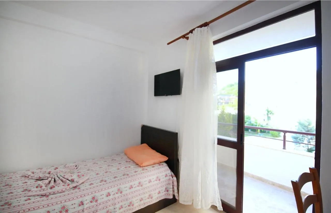 Real Hotel Durres 3*,