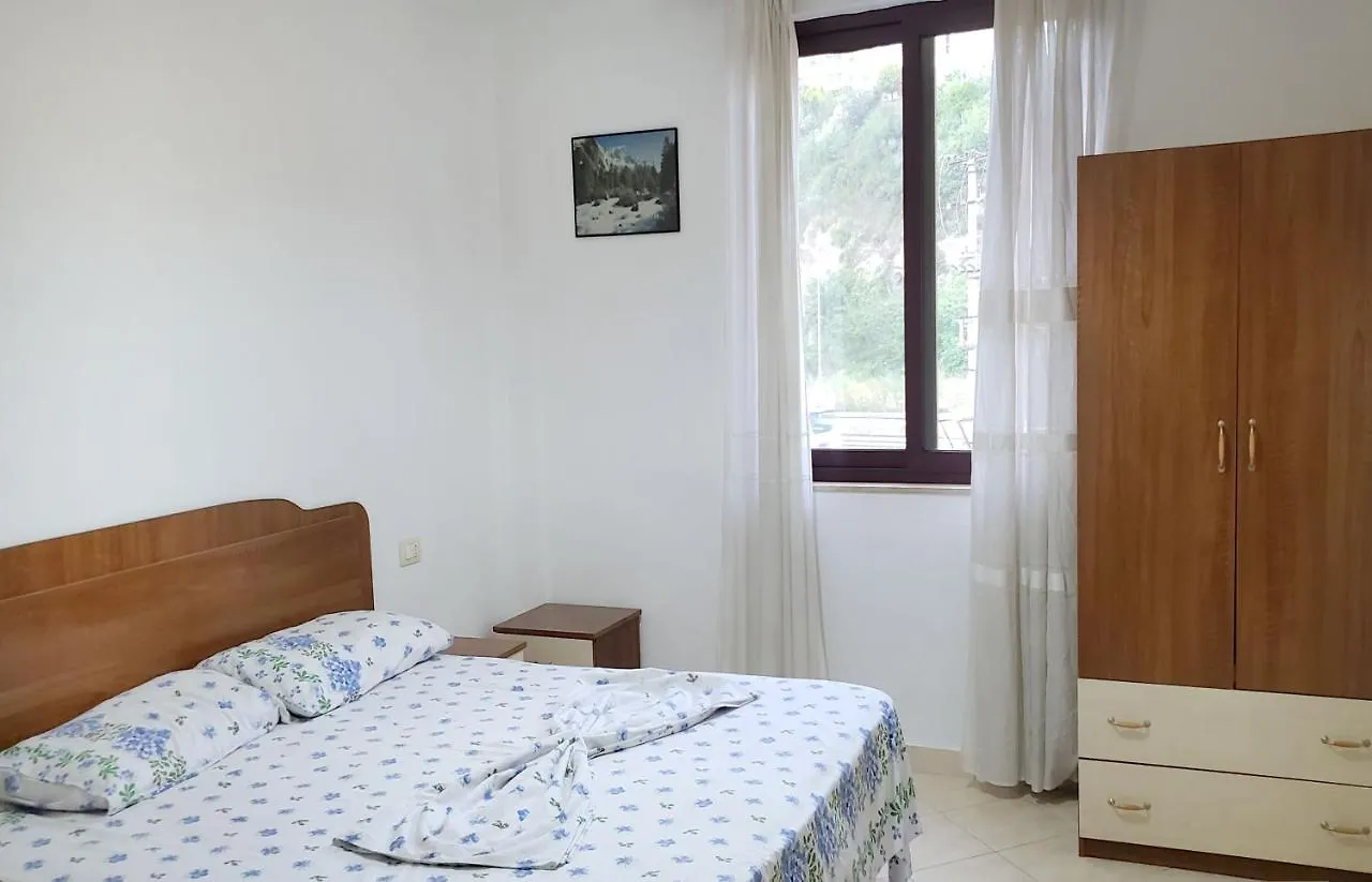 Real Hotel Durres 3*,