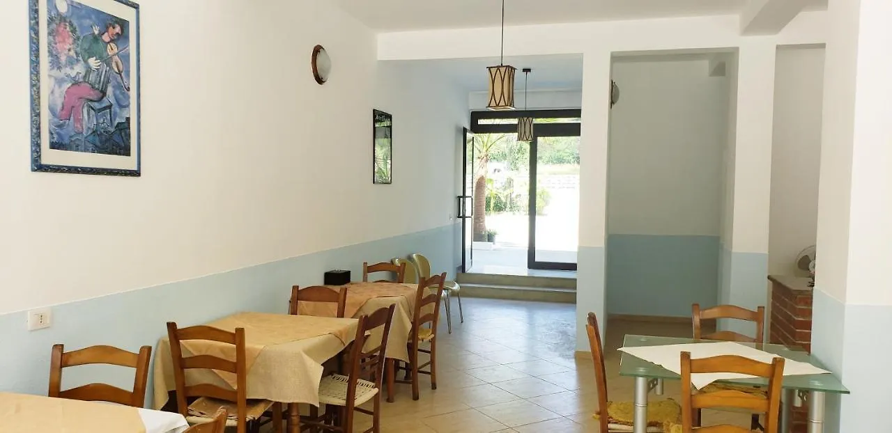 Real Hotel Durres 3*,  Albania