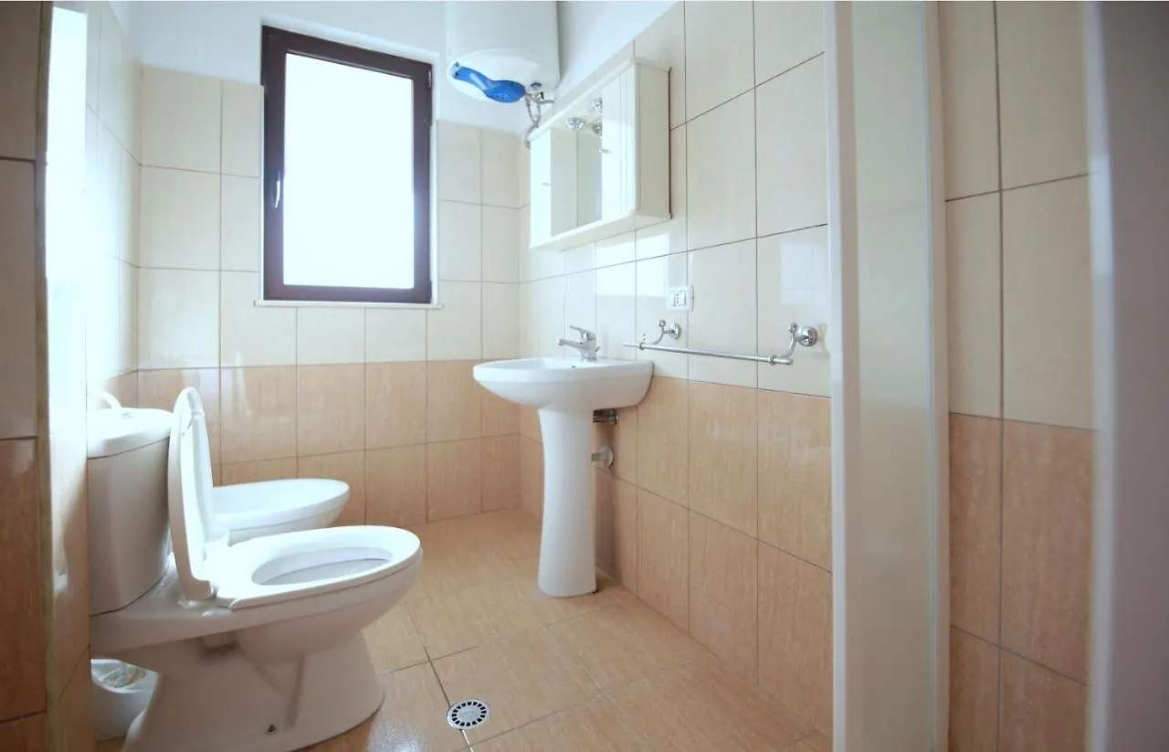 Real Hotel Durres 3*,